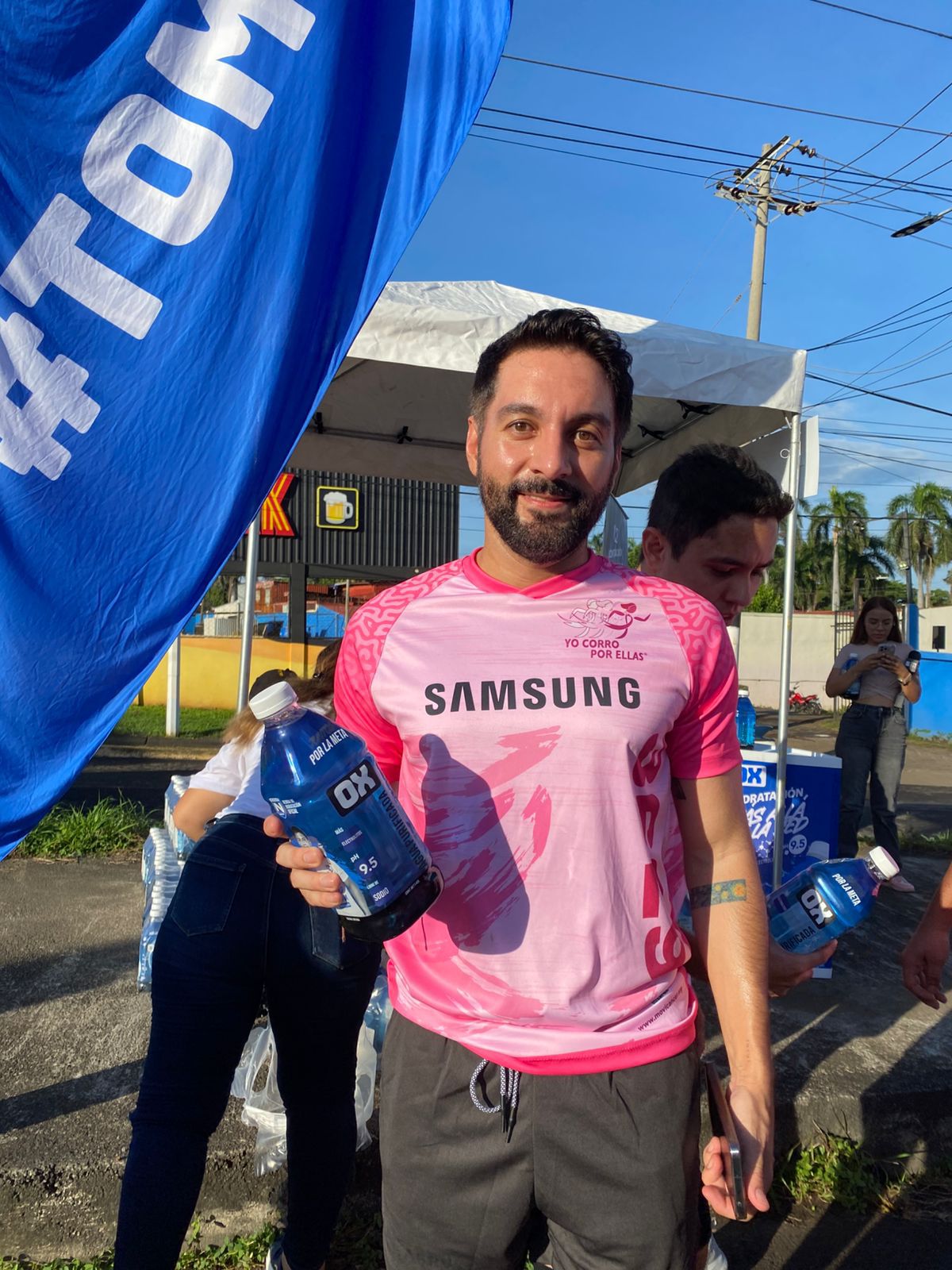 OX Agua Alcalina en el 5K "Yo Corro por Ellas" contra el cáncer de mama 